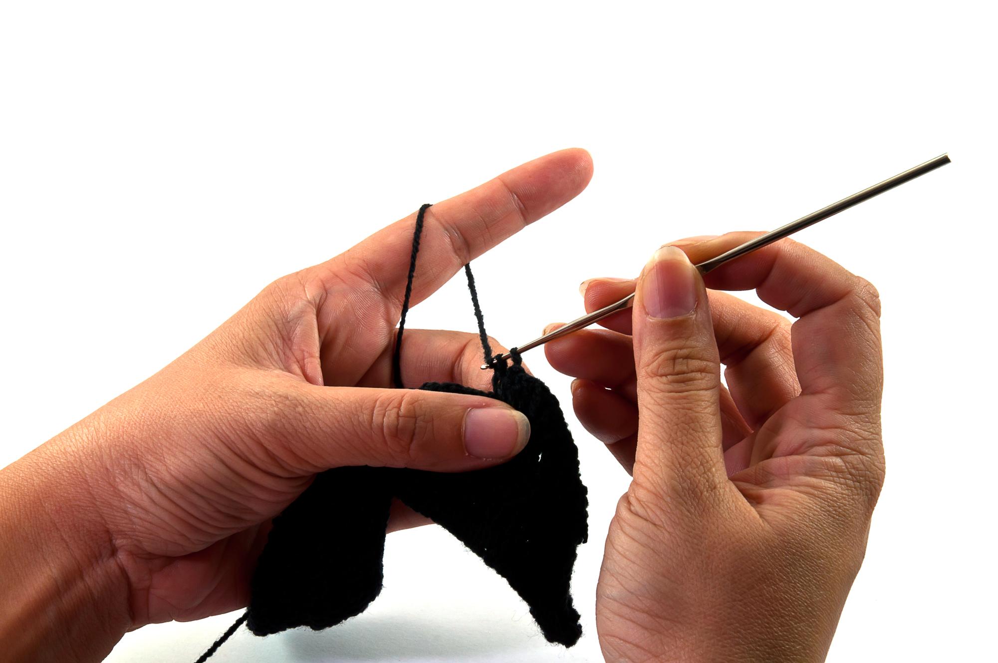Instructor arranging threads and needles